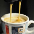 Nicht alle Menschen vertragen Kaffee; bei einigen kann das Koffein sogar Angstsymptome auslösen. Verantwortlich dafür ist eine kleine Variante im Erbgut. Ihre Wirkung kann durch regelmäßigen Kaffeegenuss jedoch abgemildert werden. […]