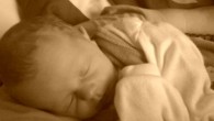 Schlaf festigt Erinnerungen – und zwar nicht nur bei Erwachsenen, sondern schon bei Kleinkindern im ersten Lebensjahr. Das zeigten Forscherinnen um Dr. Sabine Seehagen von der Ruhr-Universität Bochum (RUB) erstmals […]